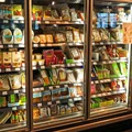 Jak rozpoznać, czy jedzenie w sklepowych lodówkach jest zepsute?