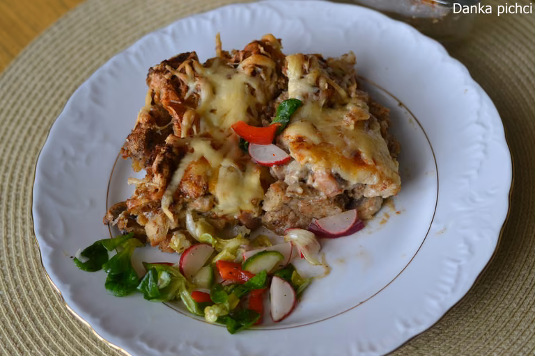Zapiekanka gospodarska z pieczywem i wędliną