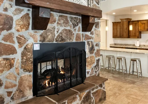 Od 7 września obowiązują ograniczenia w paleniu drewnem! Ministerstwo wyjaśnia nowe zasady