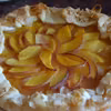 Tarta brzoskwiniowa z płatkami migdałowymi