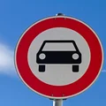 Zakaz używania samochodów w niedziele! Szykują się radykalne zmiany dla kierowców?