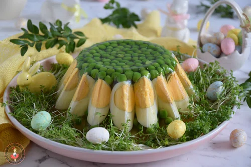 Galareta drobiowa z jajkiem i groszkiem - hit na Wielkanoc