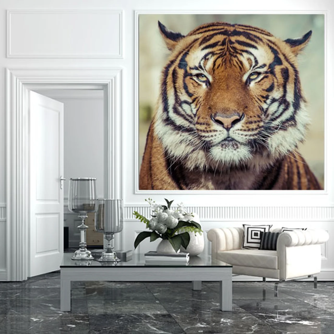 Dekoracja, której motyw stanowi tygrys imponujący swoją majestatyczną postawą.