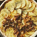 Tarta ziemniaczano cebulowa z gorgonzolą na drożdżowym spodzie