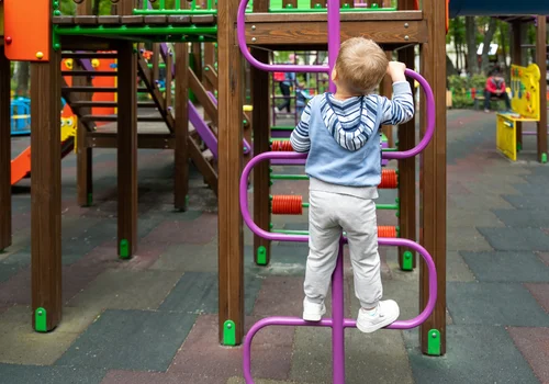 200 tys. zł jednorazowej wypłaty na dziecko zamiast 800 plus! Jest propozycja likwidacji 2 świadczeń