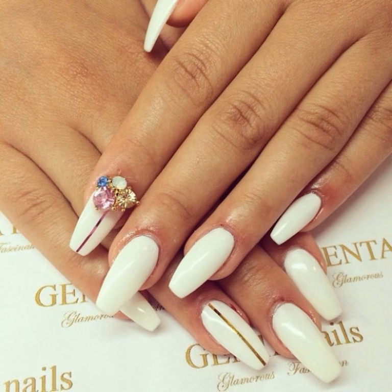 Piękny elegancki manicure