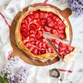 FIT tarta z truskawkami i twarożkiem