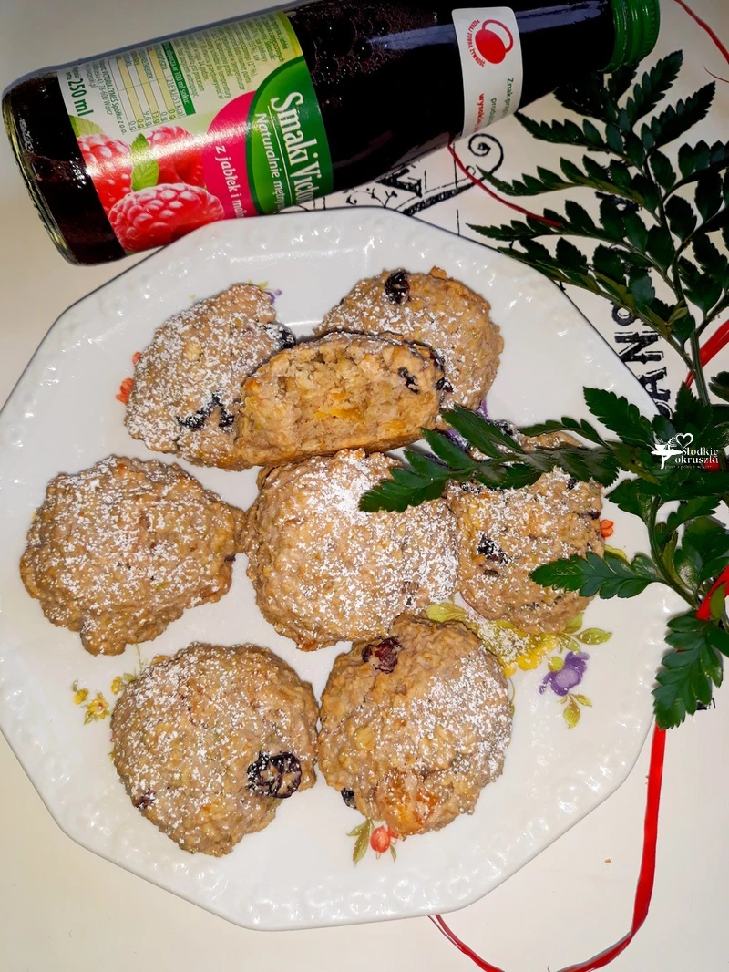 Owsiane ciasteczka na soku jabłkowo-malinowym
