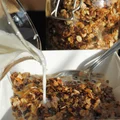 Domowa granola z musem z rabarbaru