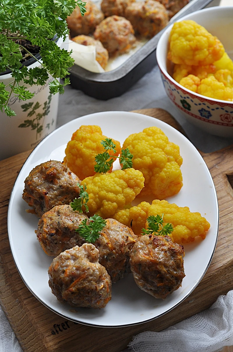 Kotlety drobiowe z marchewką z piekarnika