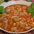 Biała kiełbasa w młodej kapuście
