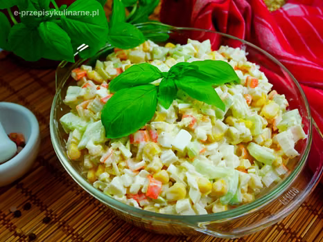 Sałatka z surimi, ogórków i jajek