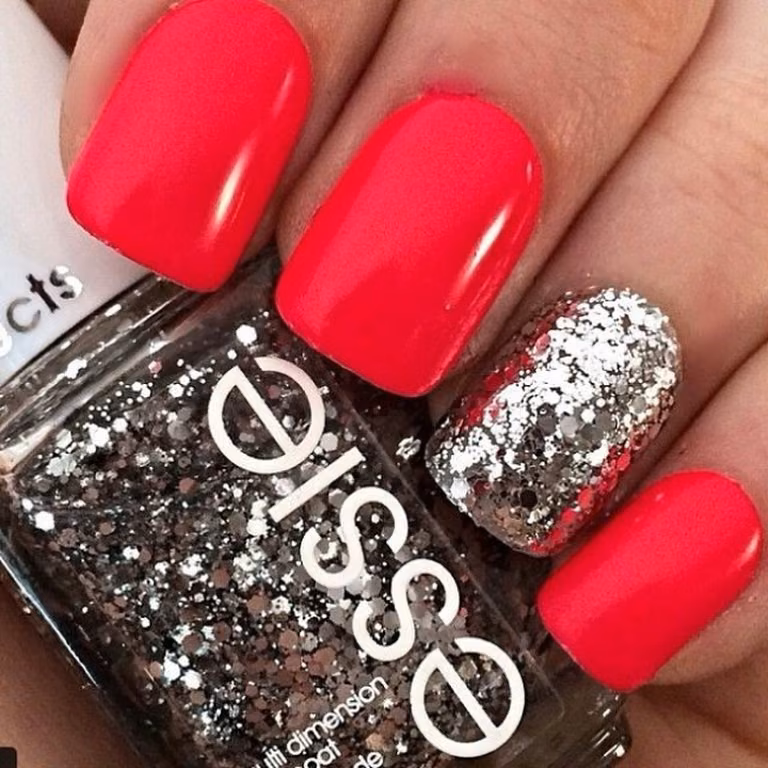 Różowy manicure