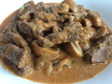 Boeuf Strogonow