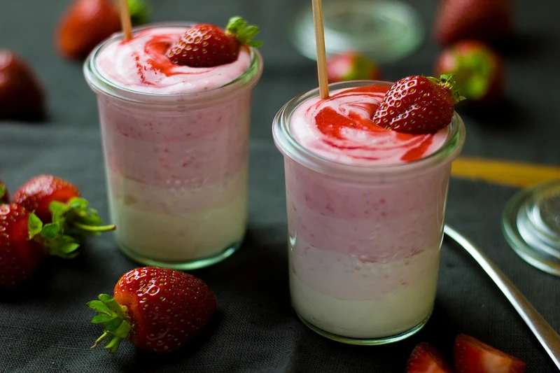 Smoothie bowl. Smoothie truskawkowo – bananowe.