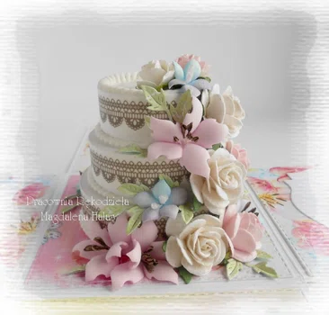 Ślubny tort