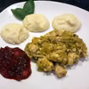 KURCZAK W PORACH+PUREE SELEROWE I SOS ŻURAWINOWY