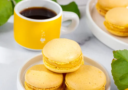 Makaroniki z lemon curd