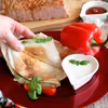 Nadziewane tortille a la tost z sosem czosnkowym