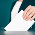 Czy udział w wyborach obliguje nas do wzięcia udziału w referendum? Jakie pytania mają paść?