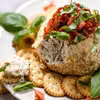 Kula serowa – bruschetta, z pomidorami i bazylią