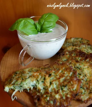 Placuszki z cukinii z serem feta
