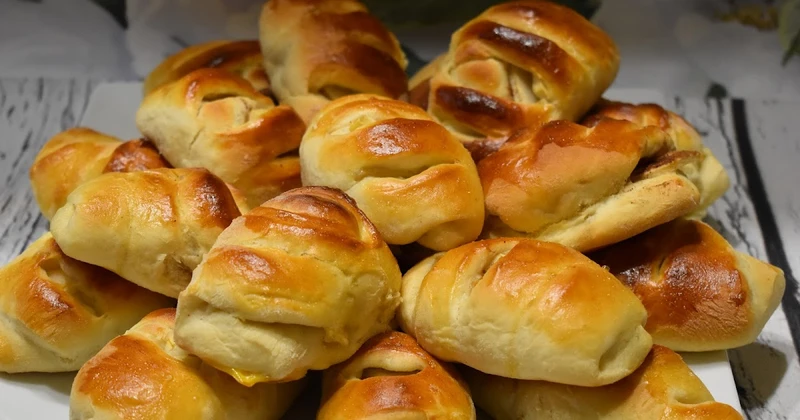 Drożdżówki z jabłkiem