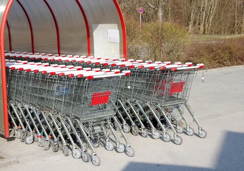 Co najmniej 2 niedziele handlowe w miesiącu? Projekt zniesienia zakazu handlu skierowano do kolejnego etapu