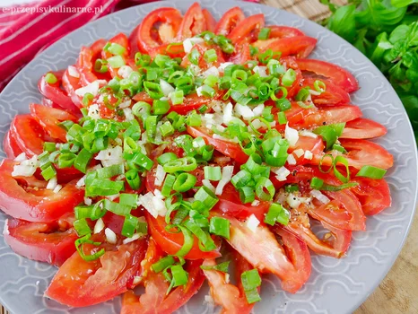 Najprostsza sałatka z pomidorów - zaskakująco pyszny pomysł