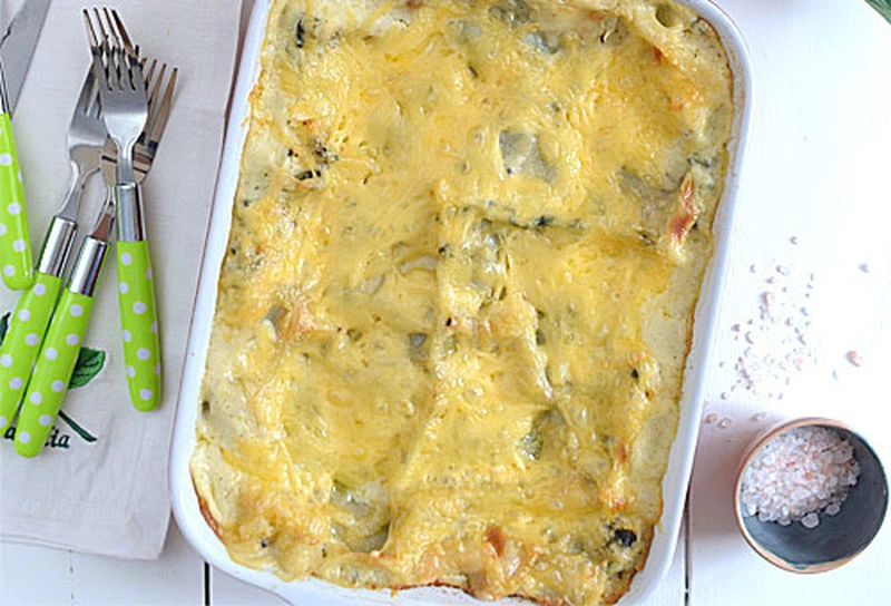Lazania (lasagne) ze szpinakiem, dwoma serami i... rodzynkami :)