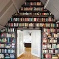 Biblioteka na całej ścianie