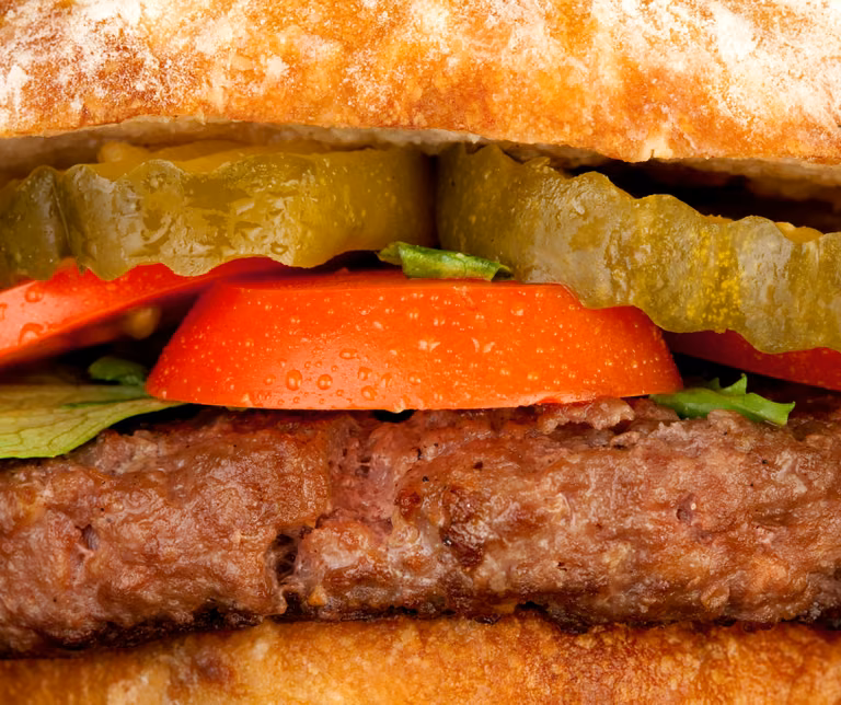 Wskaźnik Drwala. Ile burgerów kupimy za płacę minimalną?
