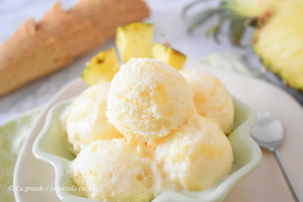Lody ananasowe z jogurtem