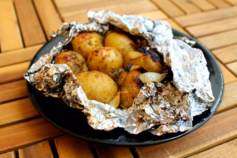 Ziemniaki pieczone na grillu