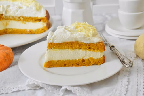 Tort dyniowy z kremem mascarpone