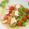 Pieczone Falafele z Sosem Jogurtowo-Orzechowym