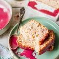 Babka malinowa z malinowym budyniem