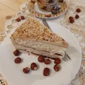Tort chałwowy z konfiturą porzeczkową