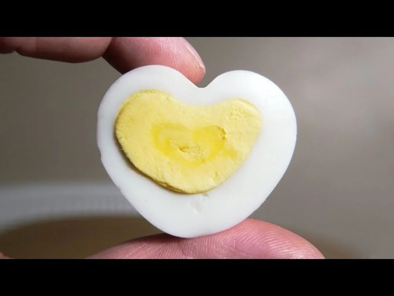 Jak zrobić jajka w kształcie serca