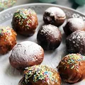 Przepis na pączki w dwóch odsłonach: smażonej i pieczonej