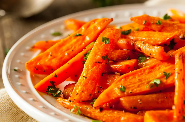 Zdjęcie Młoda marchewka jako zamiennik ziemniaków? Ten trik podbija kuchnię fit! #1