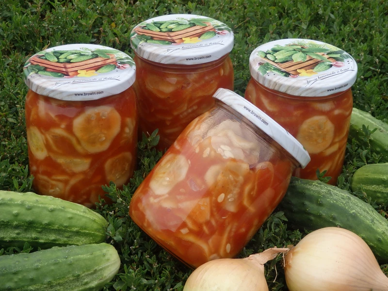 Ogórki w pomidorach