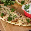 Cukinia faszerowana mięsem, kaszą bulgur i kurkami