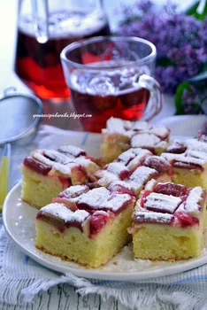 Jogurtowo - budyniowe ciasto z rabarbarem