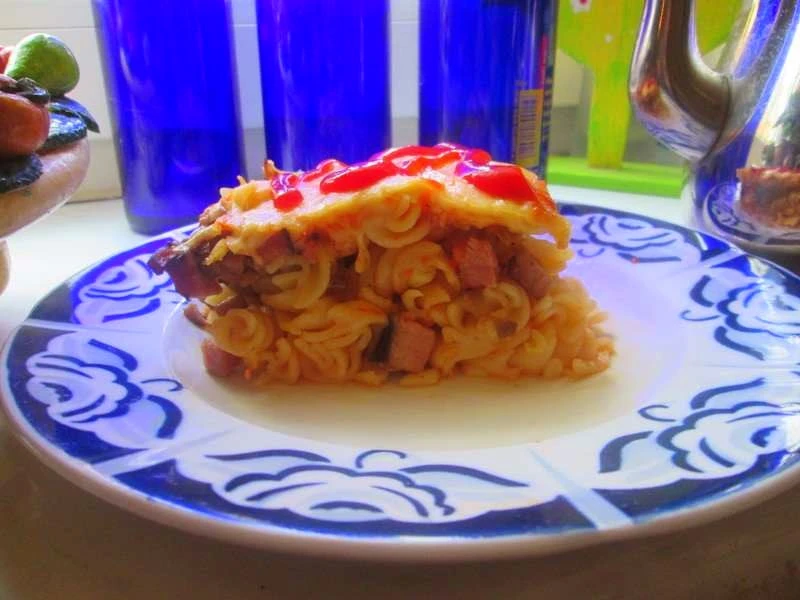 Zapiekanka makaronowa z szynką