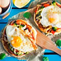 Mini pizza z jajkiem sadzonym