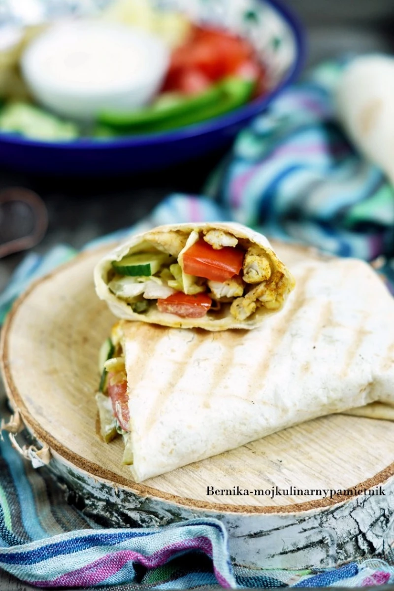 Domowy gyros w tortilli