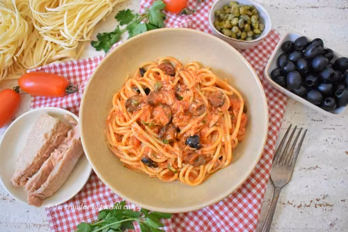 Makaron z tuńczykiem – kalabryjska „Pasta alla zingara”