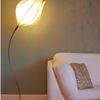 Lampa w kształcie kwiatu