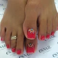 Czerwone pedicure